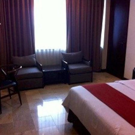 Mitra Bandung Hotel Extérieur photo