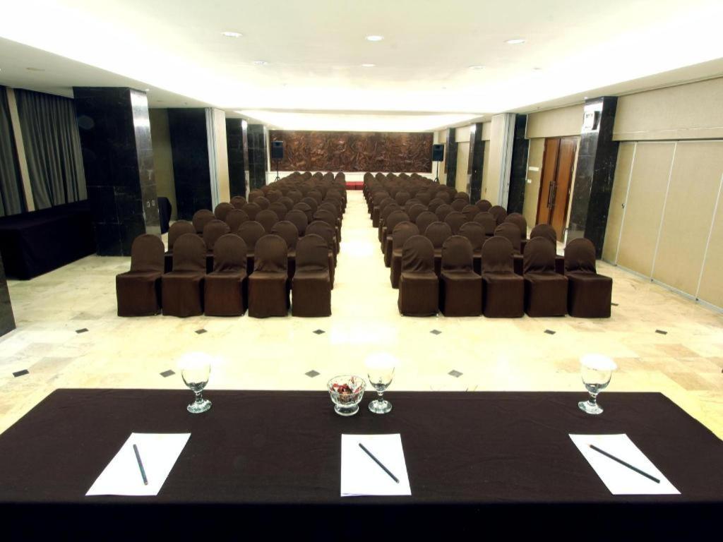 Mitra Bandung Hotel Extérieur photo