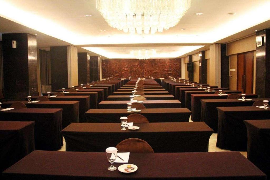 Mitra Bandung Hotel Extérieur photo