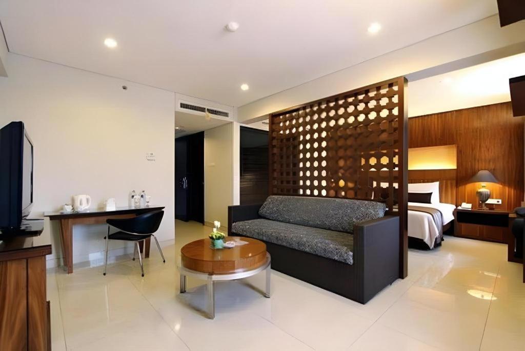 Mitra Bandung Hotel Extérieur photo