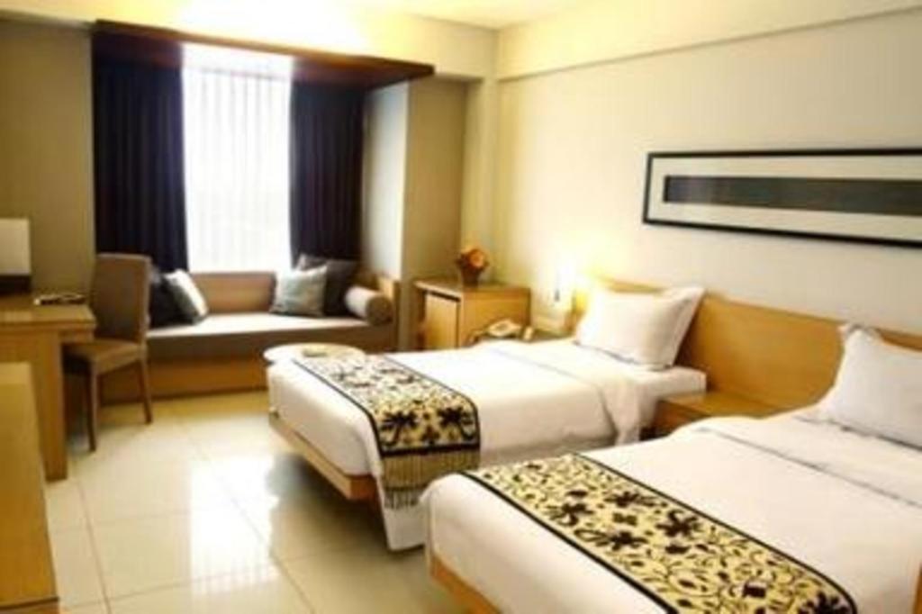 Mitra Bandung Hotel Extérieur photo