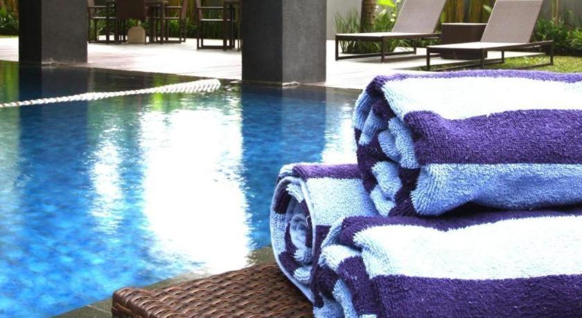 Mitra Bandung Hotel Extérieur photo