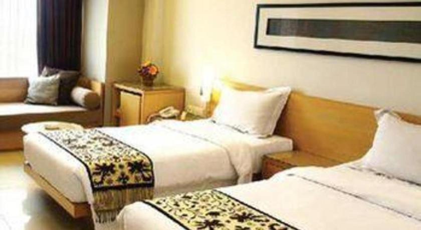 Mitra Bandung Hotel Extérieur photo