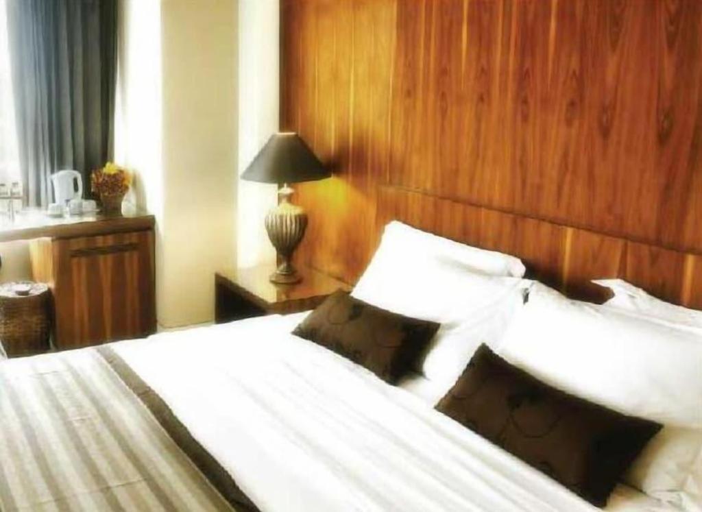 Mitra Bandung Hotel Extérieur photo