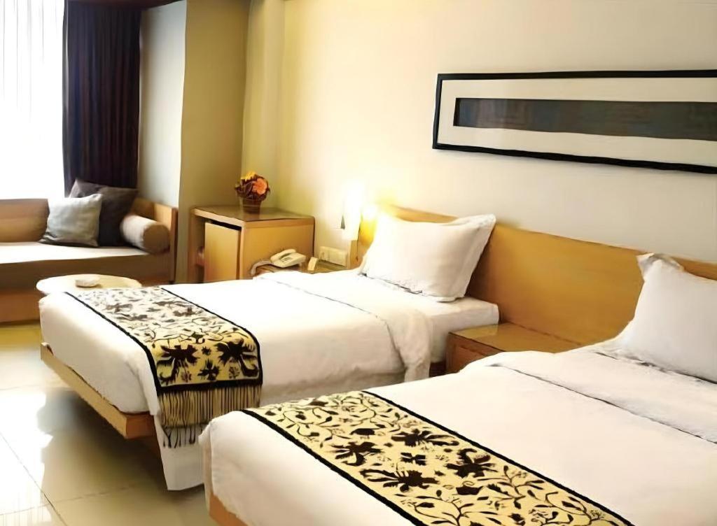 Mitra Bandung Hotel Extérieur photo