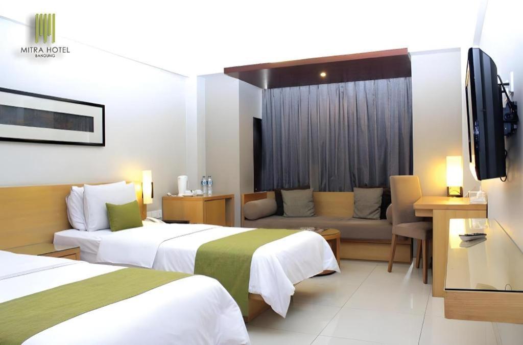 Mitra Bandung Hotel Extérieur photo