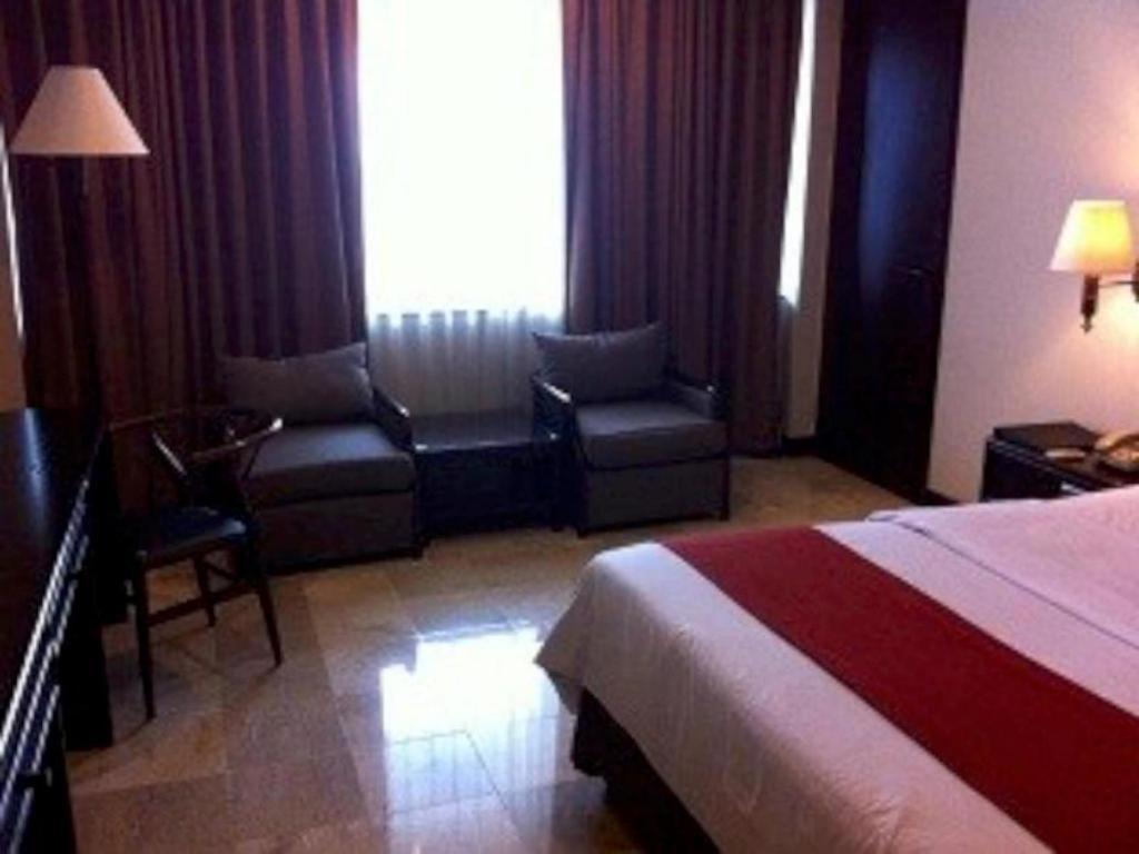 Mitra Bandung Hotel Extérieur photo