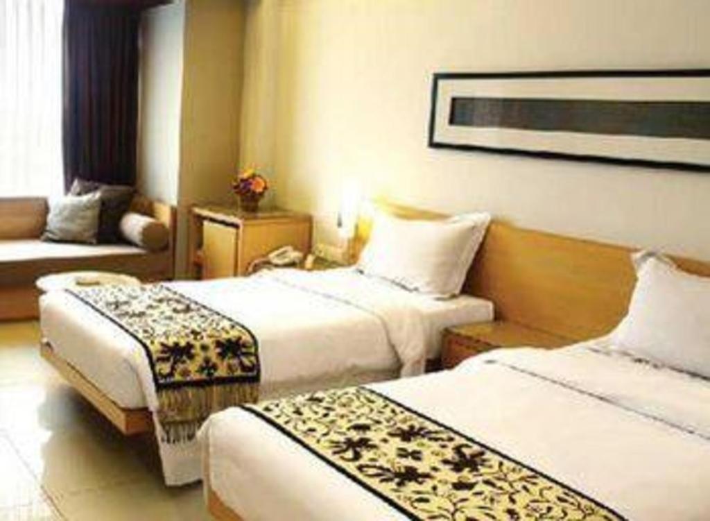 Mitra Bandung Hotel Extérieur photo